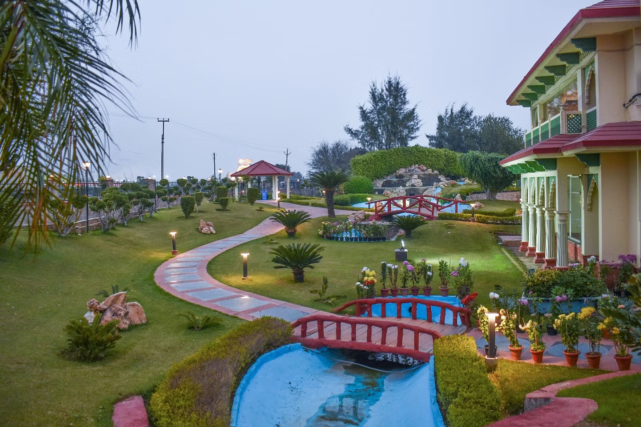 Shiva Oasis Resort